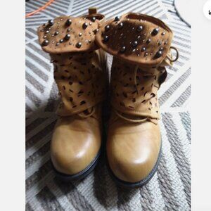 SOLD SOLDJason Martins ***fashioned after AS98**** layered tan bootie - 39m NNB*